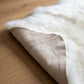 Schapenvacht vloerkleed wit – 2 vachten, leren onderkant